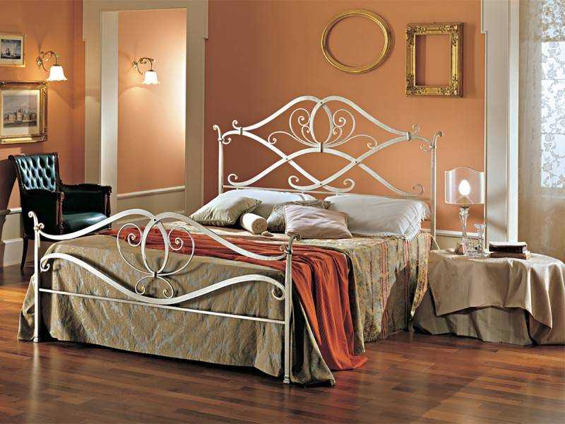 Кованые кровати – описание, изготовление и примеры размещения
