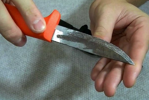 Как очистить инструмент от ржавчины в домашних условиях: как убрать подручными средствами, удалить пятна бытовой химией?