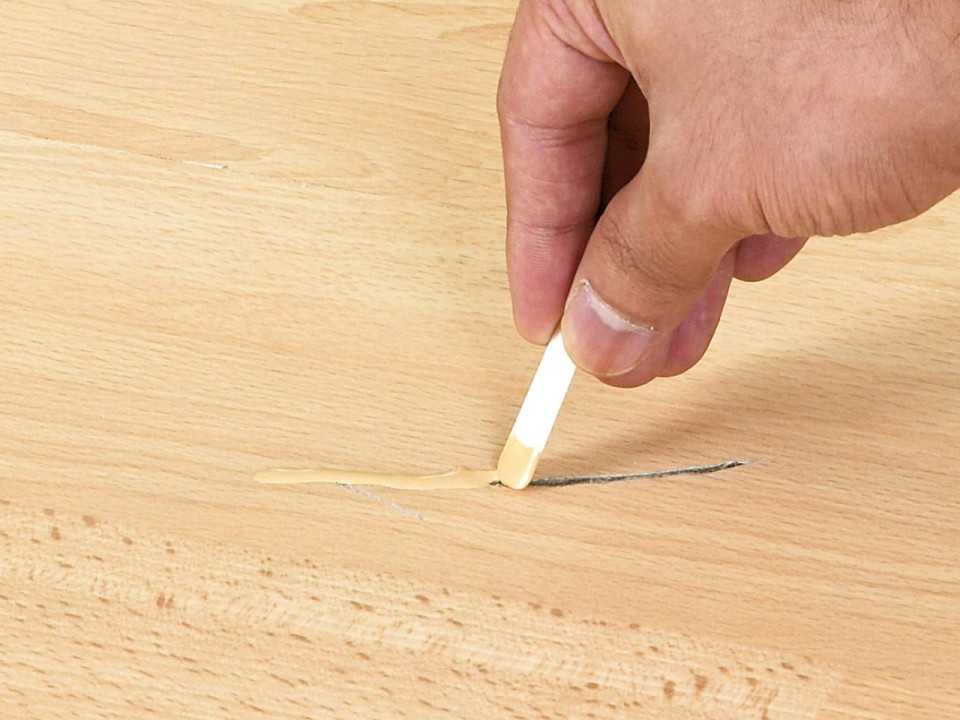 25 профессиональных и народных способов убрать царапины и потертости с мебели