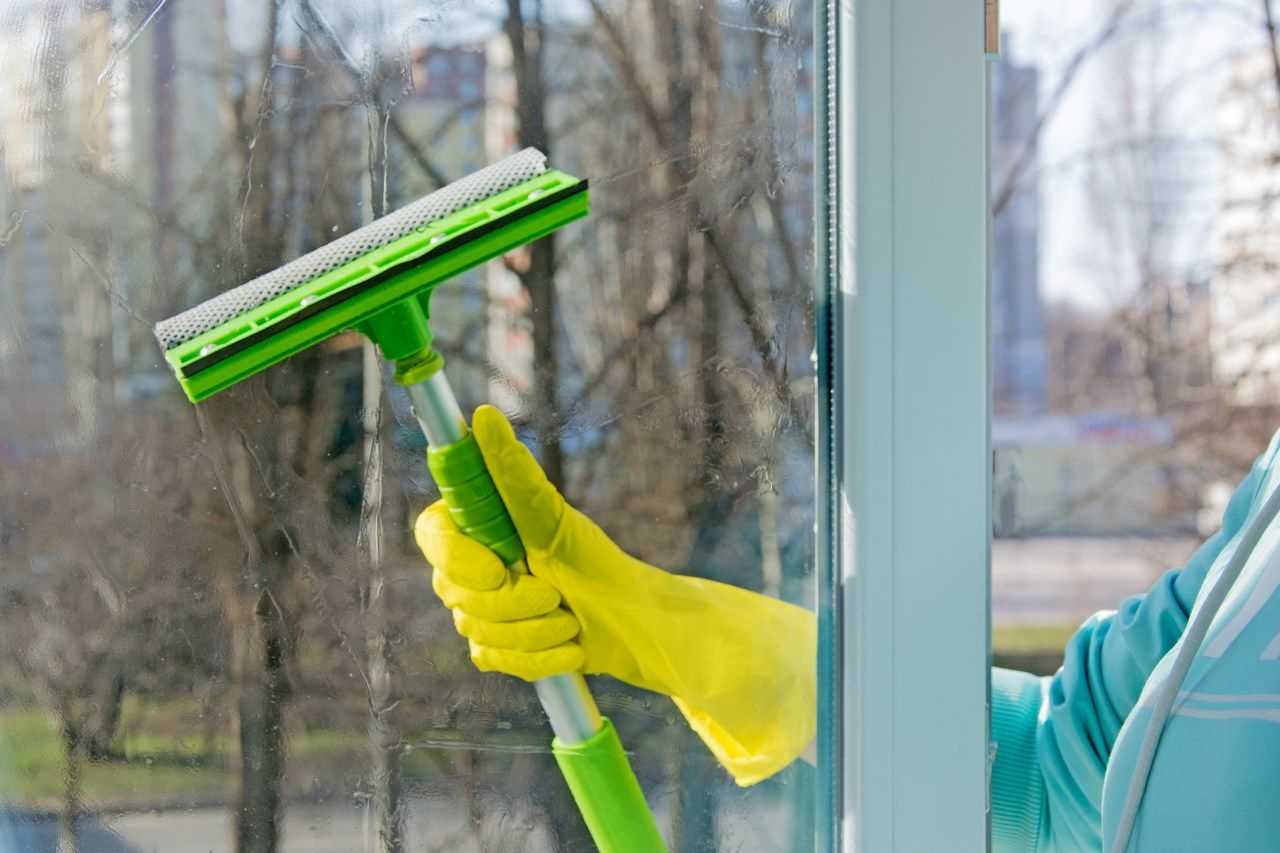 Как правильно мыть окна без разводов в домашних условиях