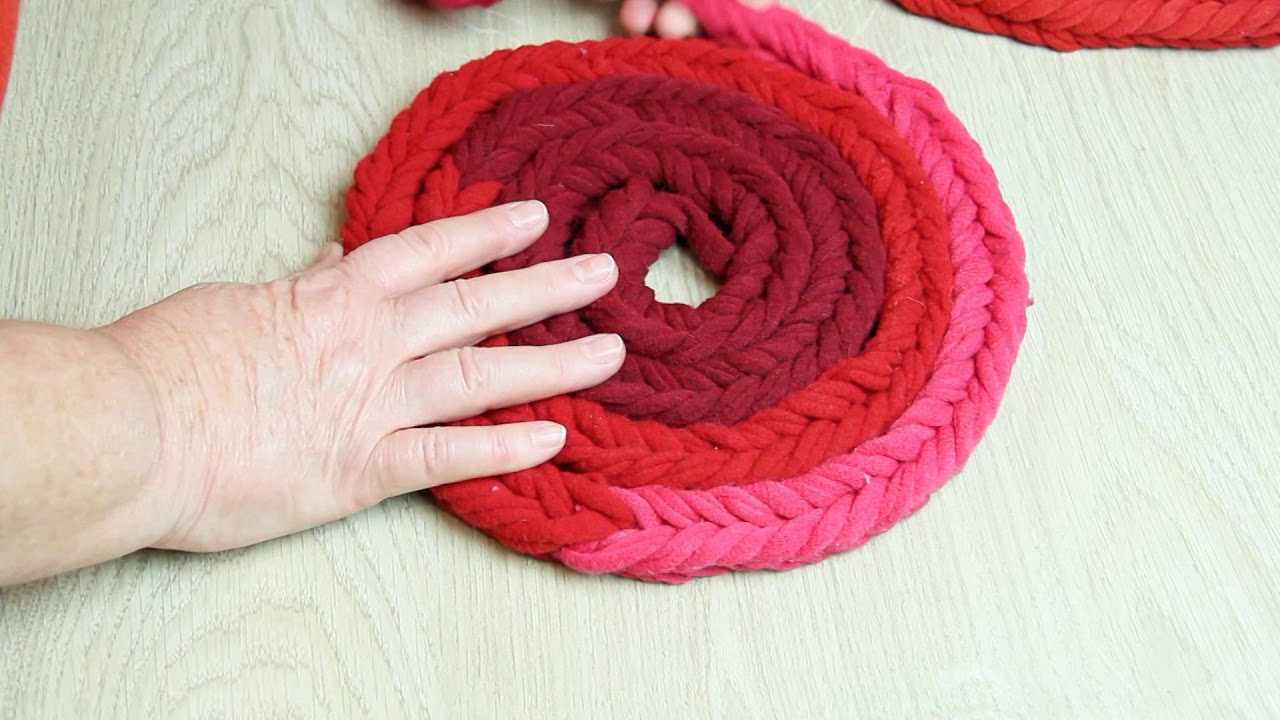 Поделки из колготок — лучшие идеи что можно сделать из старых капроновых колготок (120 фото и видео)