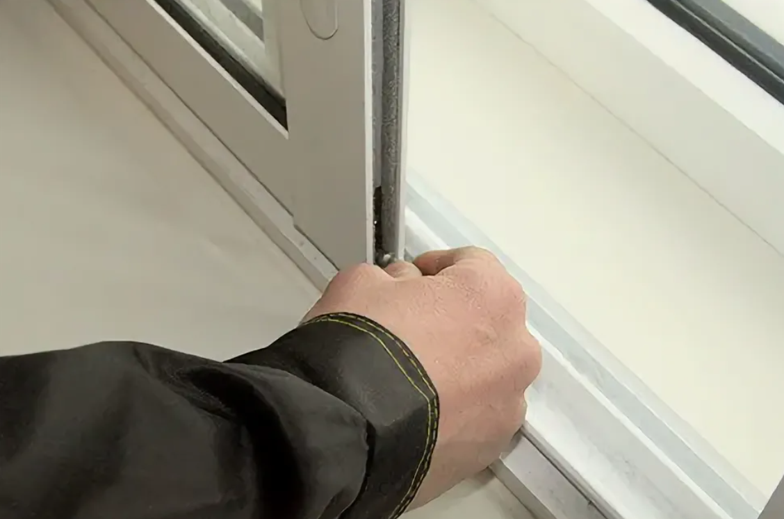 Как мыть раздвижные окна на балконе